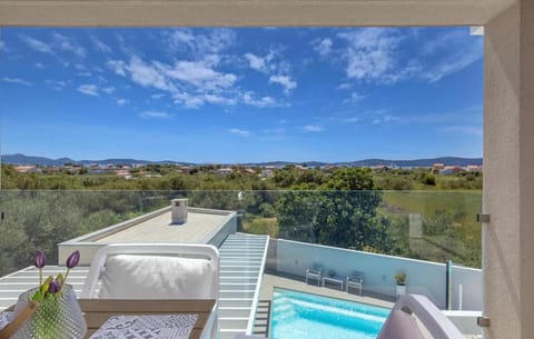 Balcony/Terrace, Swimming pool
