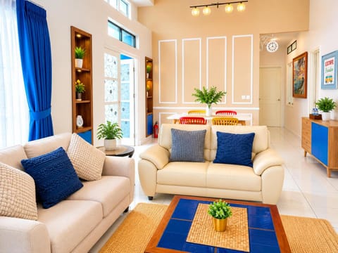 Living room, Seating area