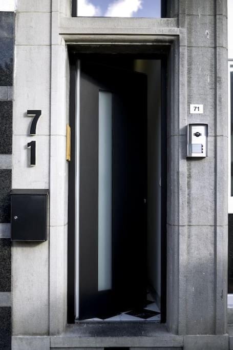 The Edgewater Suites - Cityscape Apartment in Wallonia, Belgium