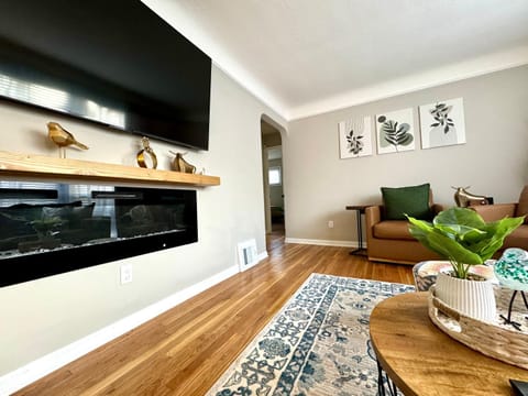 Parma Ranch with Hot Tub and Game and Media Room House in Parma