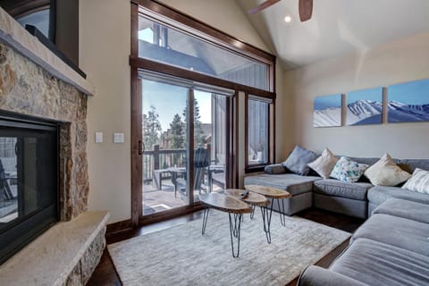 Luxury Home - Sleeps 10 - Fireplace & Mountain View condo Apartment in Keystone