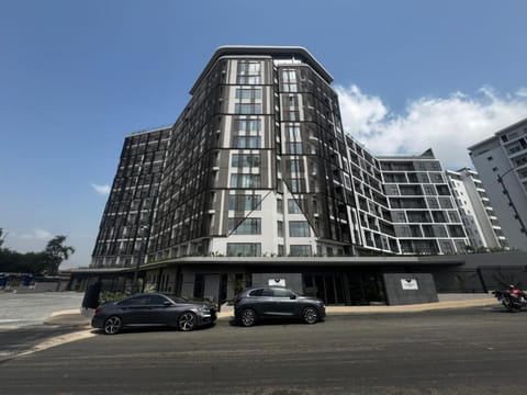 Property building, Neighbourhood