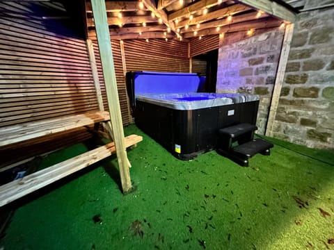 Tilly's Cosy Cottage Retreats - Viaduct Cottage House in Borough of Harrogate