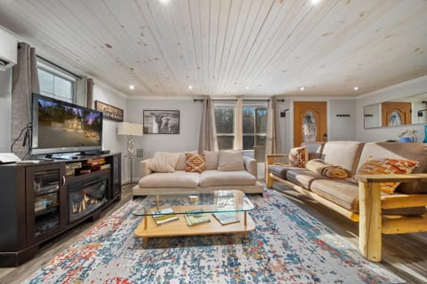 TV and multimedia, Living room, Photo of the whole room, Seating area