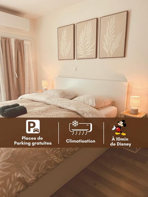 Bed, Bedroom, towels, air conditioner