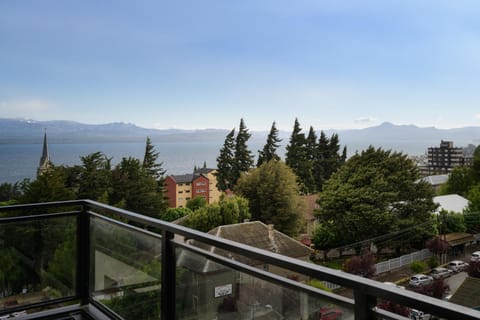 Nearby landmark, Spring, Day, Natural landscape, Mountain view, Sea view