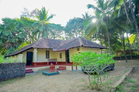 Garden view, Parking