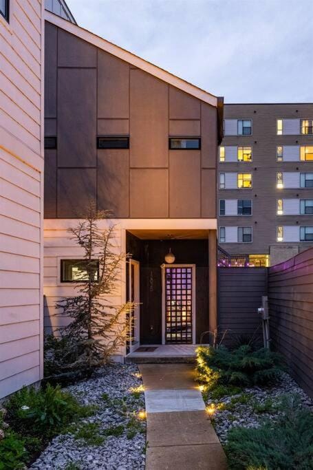 Luxury House - Heated Pool - in The Gulch - Walk Anywhere House in The Gulch