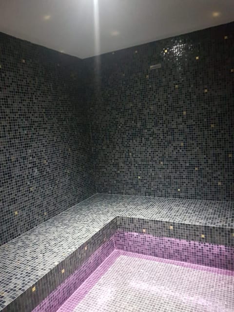 Steam room, Spa and wellness centre/facilities