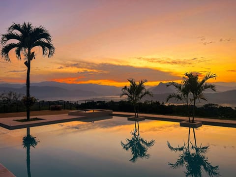 Mountain view, Swimming pool
