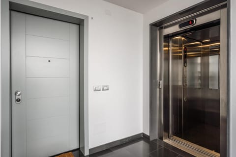 Emilia Suite Street Apartment in Modena