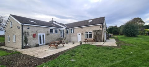 Greystones nawab 3 units A B C sleeps upto 14 ,15 buxton in peak park Apartment in Monyash