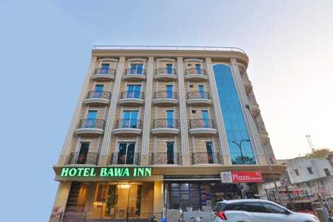 Property building, Day, City view, Street view, Location, Parking