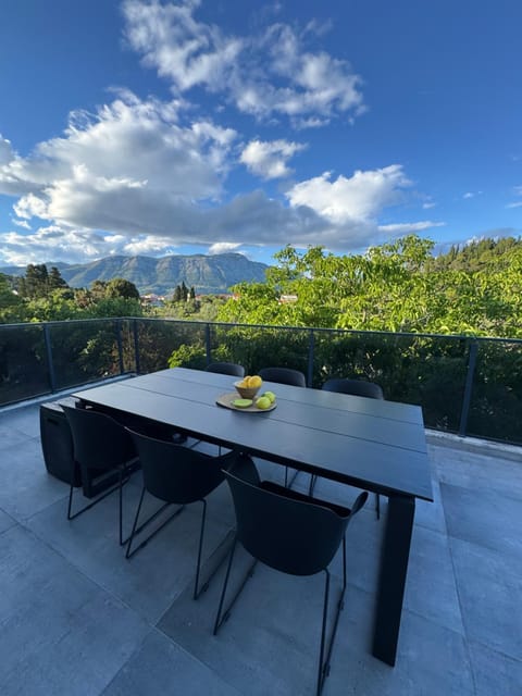 Modern Urban Oasis - Korčula Apartment in Korčula