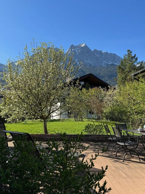 Nearby landmark, Spring, Day, Natural landscape, Garden, Balcony/Terrace, Garden view, Mountain view