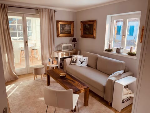 Living room, Photo of the whole room, Seating area, Bedroom