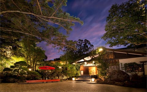 Facade/entrance, Night