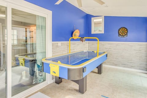 3 Mi to Ocean Home with Deck in Little River! House in Little River