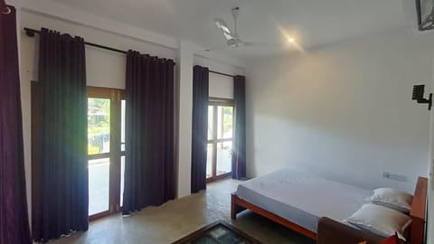 Bed, Garden, Photo of the whole room, Seating area, Garden view, Mountain view, VIP