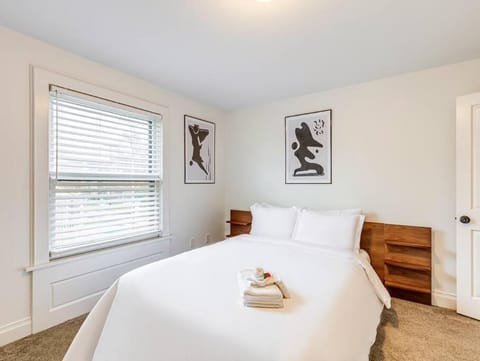 Upscale Historic Home near Downtown, Hall of Fame, Beach, Arenas House in Ohio City