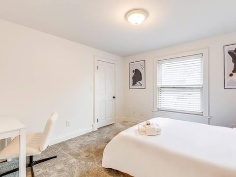 Upscale Historic Home near Downtown, Hall of Fame, Beach, Arenas House in Ohio City