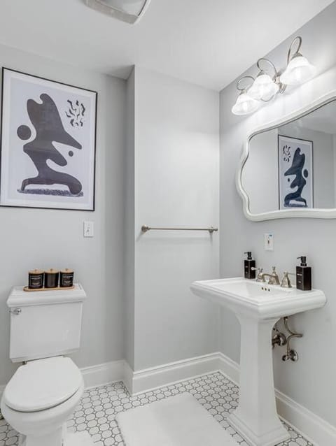 Upscale Historic Home near Downtown, Hall of Fame, Beach, Arenas House in Ohio City