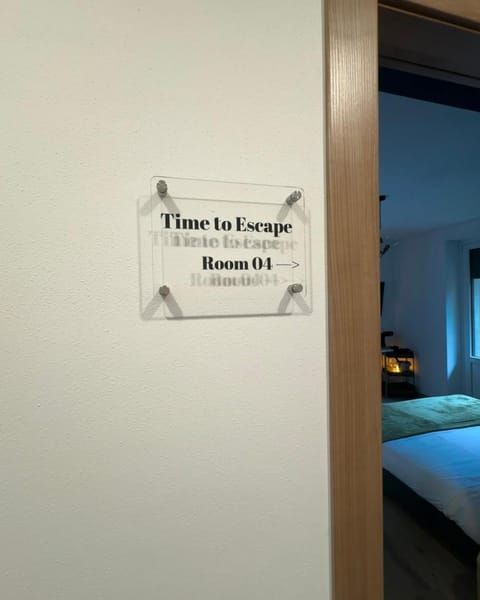 Escape Room 04 Bed and Breakfast in Province of Brescia