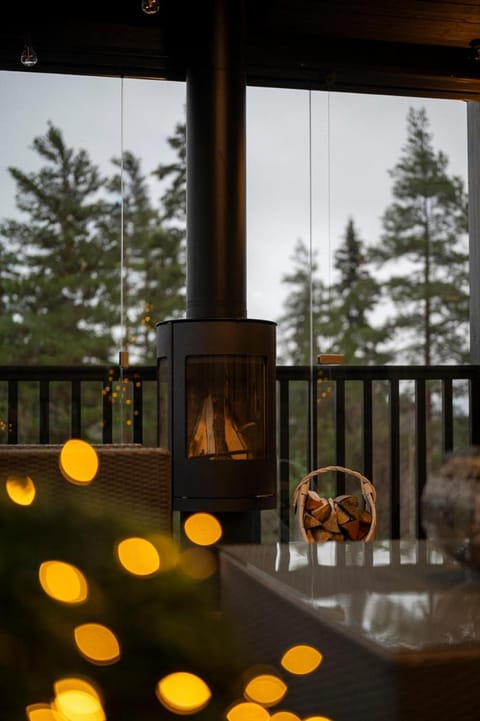 Balcony/Terrace, fireplace