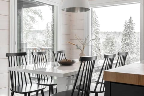 Winter, Dining area
