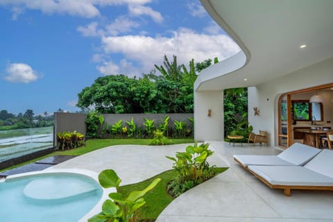 Seating area, Garden view, Pool view, Swimming pool, Swimming pool, sunbed