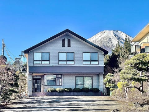 Property building, Day, Natural landscape, Mountain view