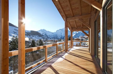 Balcony/Terrace, Mountain view