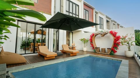 Property building, Swimming pool