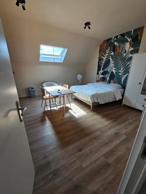 Photo of the whole room