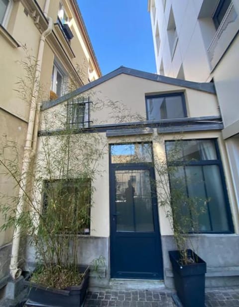 Property building, Day