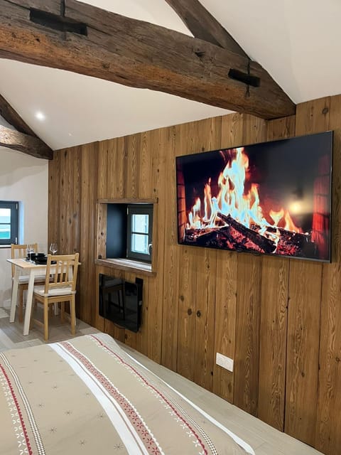 Communal lounge/ TV room, TV and multimedia, Living room
