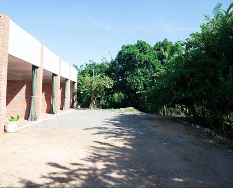 Property building, Day, Neighbourhood