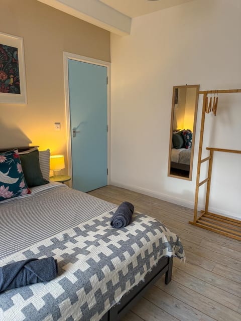 Bed, Bedroom, storage