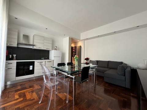 Kitchen or kitchenette, oven, stove