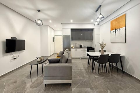 TV and multimedia, Kitchen or kitchenette, Living room, Seating area, Dining area