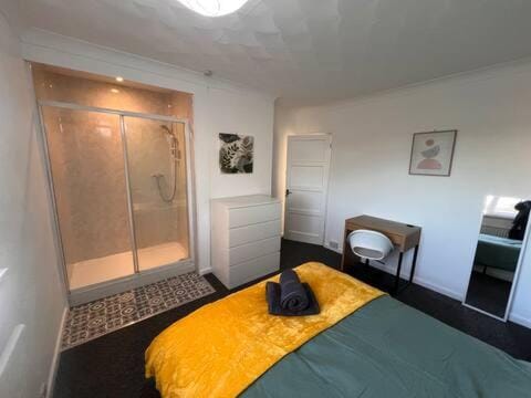 4 Bed Comfy House Apartment in Norwich