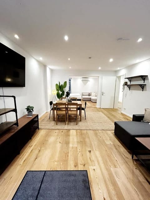 Spacious Apartment for 12 in Hamburg Apartment in Hamburg