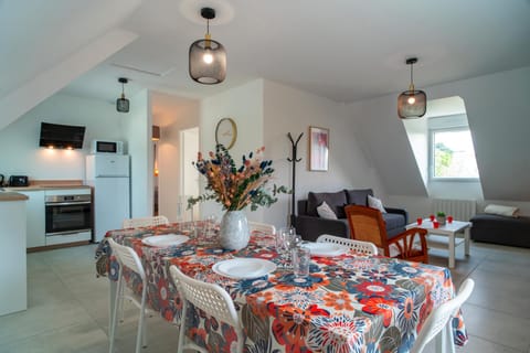 Living room, kitchen