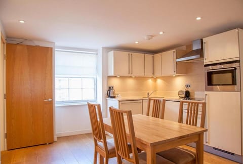 CS Exclusive Apartments of Princess Street West End Apartment hotel in Edinburgh