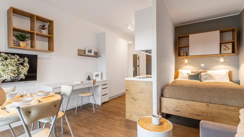 Bed, Photo of the whole room, Dining area