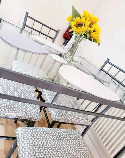 Lovely Holiday Home to explore beautiful West Wales House in Carmarthen