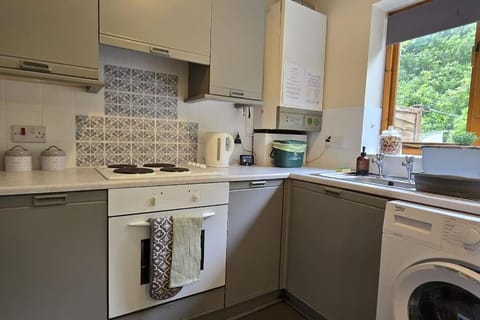 Lovely Holiday Home to explore beautiful West Wales House in Carmarthen