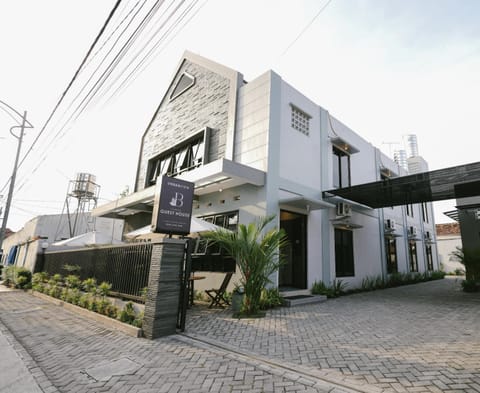 Property building, Day, Neighbourhood, Street view