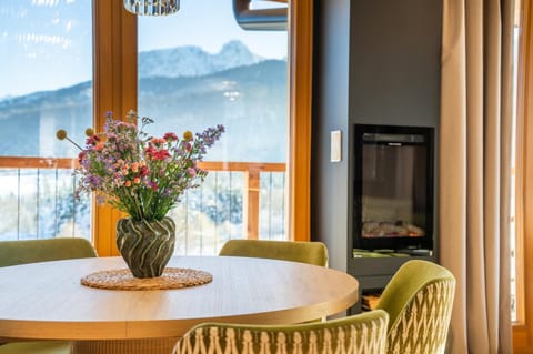 Living room, Mountain view