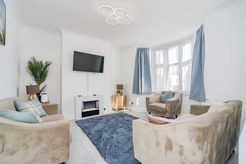TV and multimedia, Living room, Photo of the whole room, Seating area